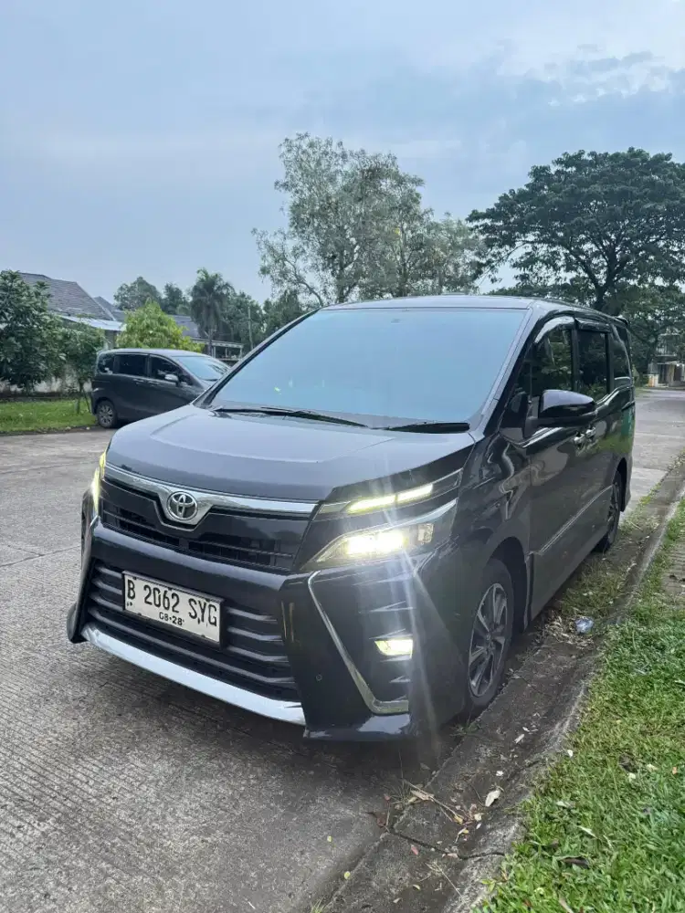 Voxy AT 2018 Voxy 2018 Voxy Sunroof 2018