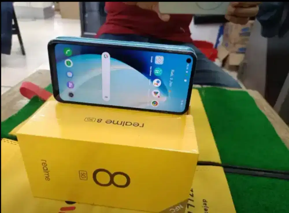Realme 8 5G ram 8 /128 GB lengkap mulus no minus