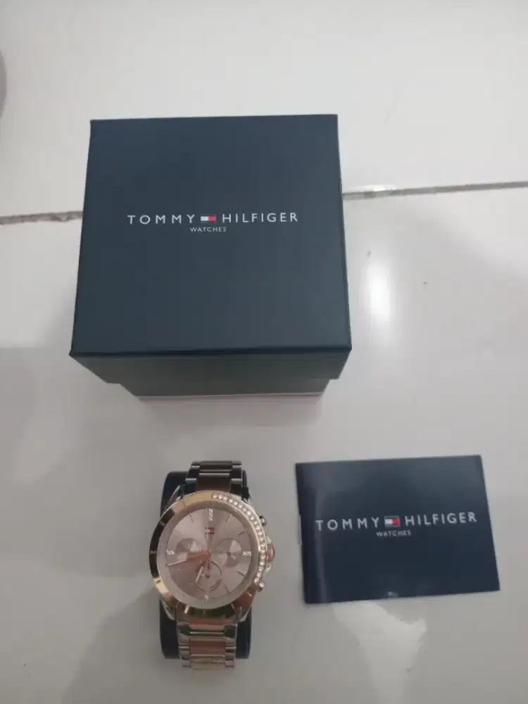 Jam tangan tommy hilfiger