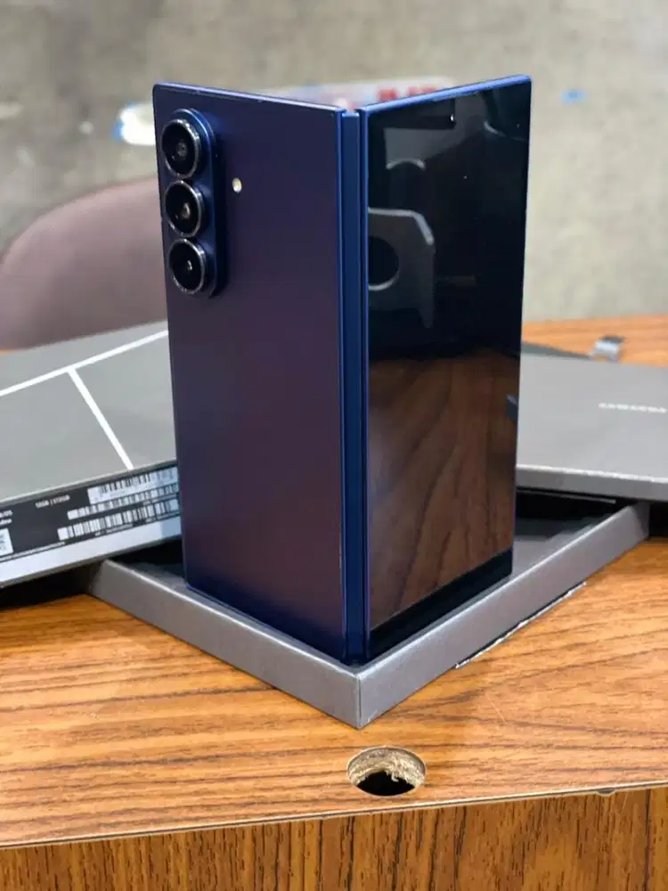 Samsung Z Fold 7 12/512GB Resmi SEIN!