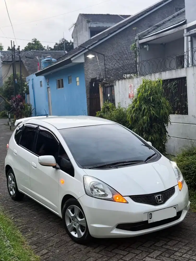 Honda jazz S AT thn 2010 ss lengkap pajak isi mulus setangan pakean