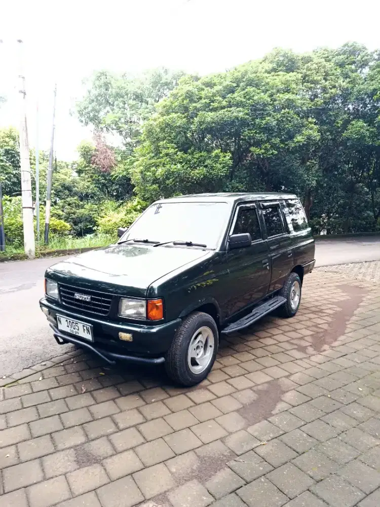 Isuzu Panther 2.3 diesel MT