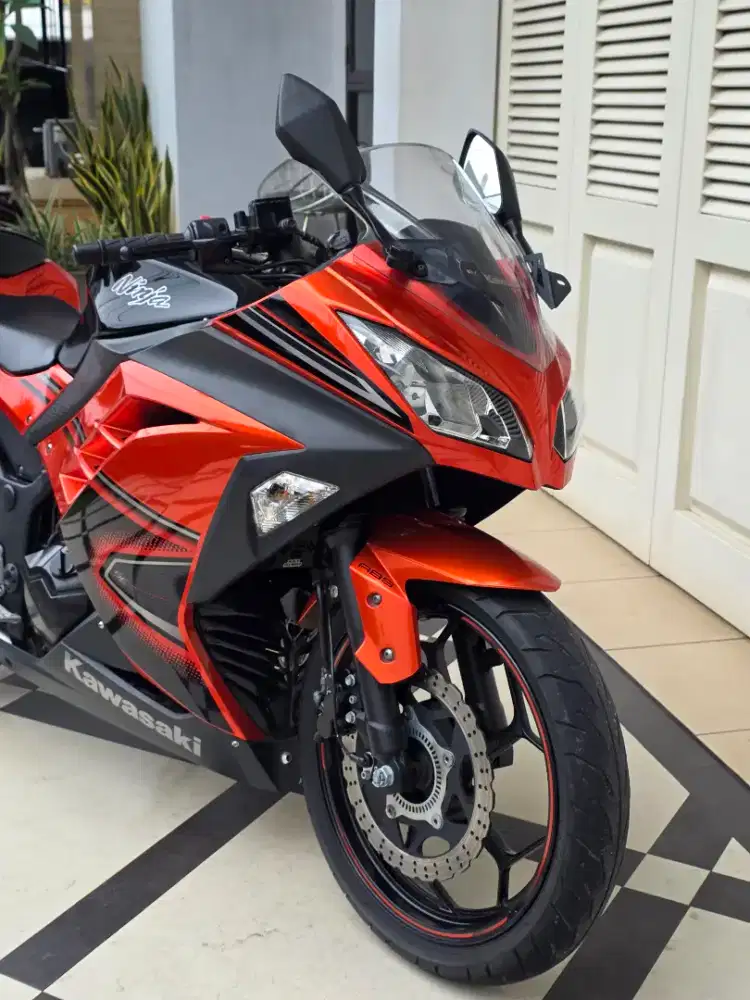 Kawasaki ninja 250 FI ABS CBU 2013 gress like new km 6 ribu perak