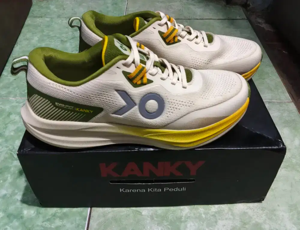Sepatu Running Kanky Supreme 43
