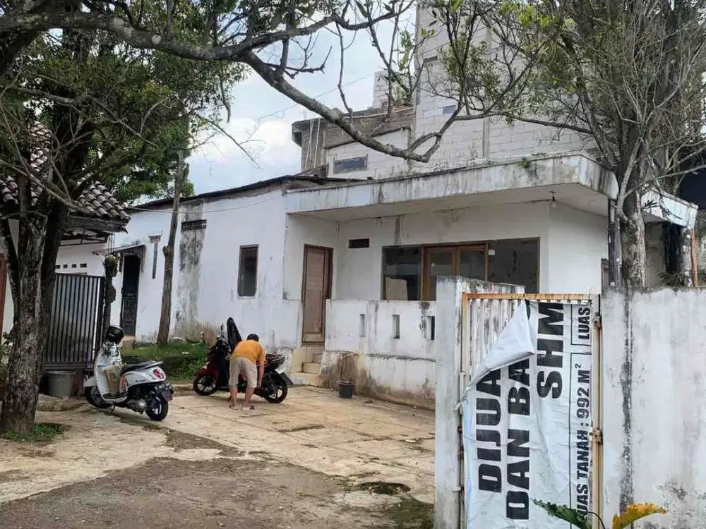 RUMAH LUAS 992m” TERAWAT DENGAN VIEW KOTA BANDUNG