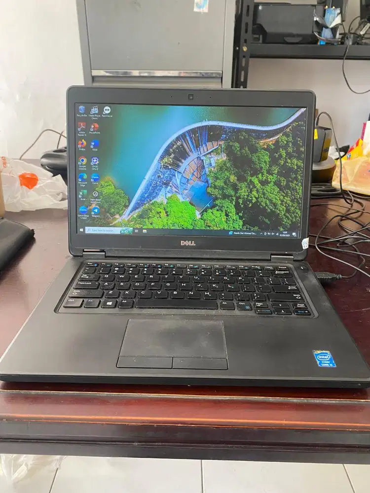 Jual Laptop Dell E5450 RAM 8GB SSD 168GB Mulus *NEGO