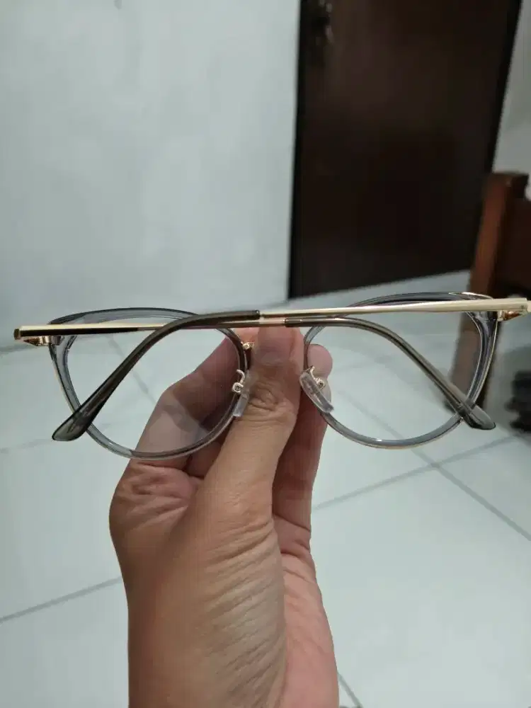Frame kacamata model cat eye