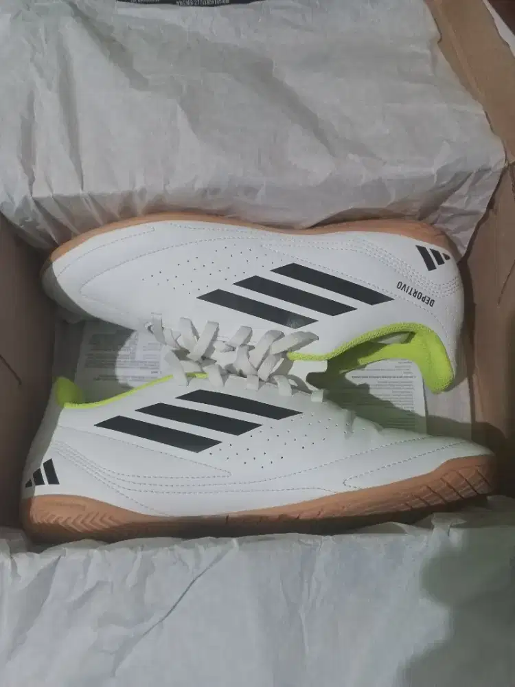 Sepatu Futsal Adidas Deportivo III (Size 40)