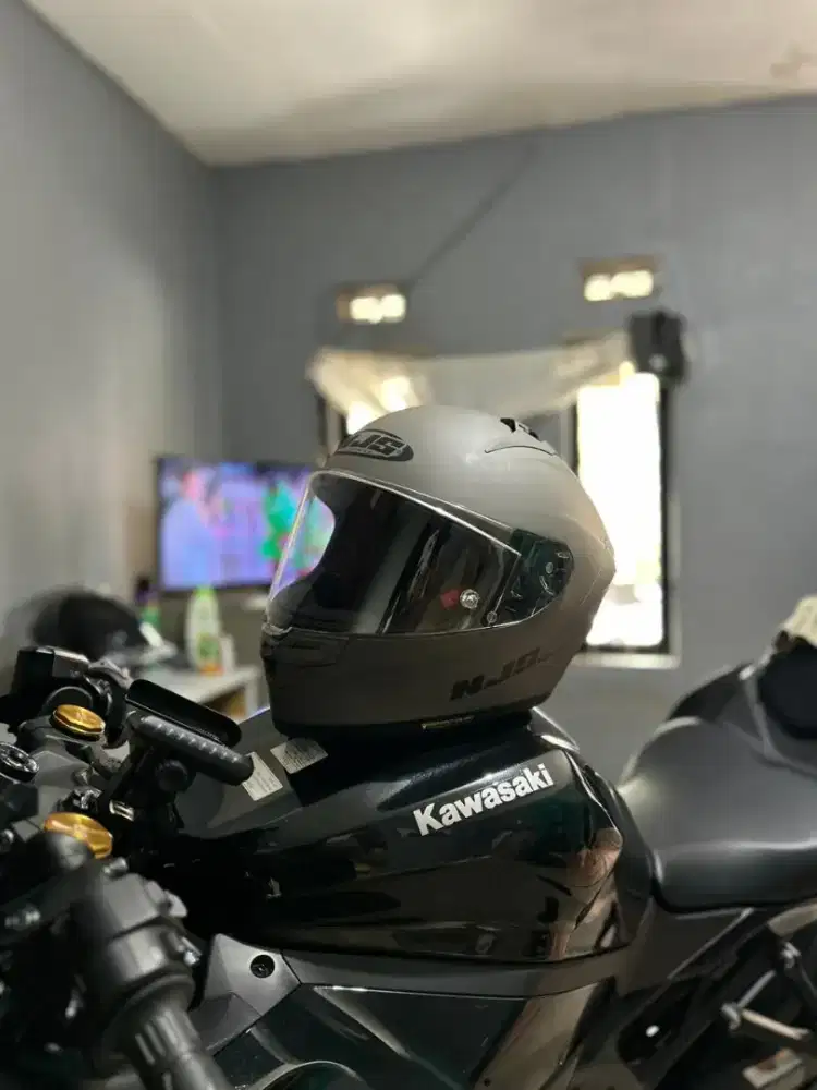 Helm njs zx size L grey