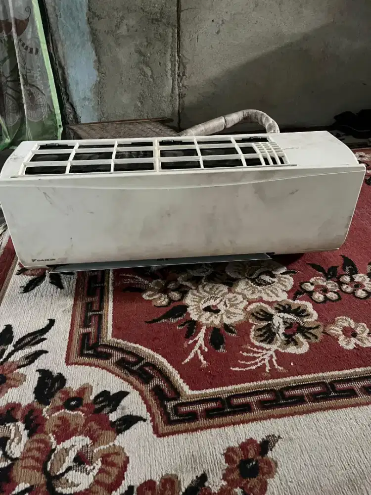AC Daikin 1pk outdoor dan indoor