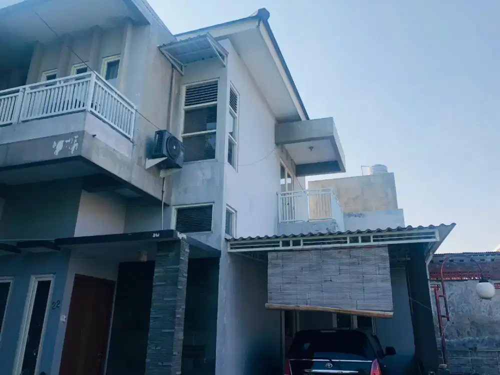 RUMAH 2 LANTAI GKB GRESIK NEGO