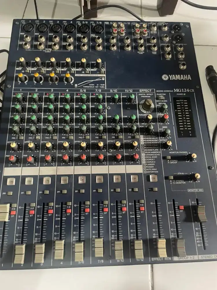 Yamaha Mg124 Cx Effect Reverb Mixing 12 Channel mixer audio