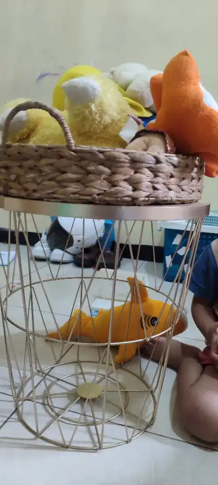 Meja bulat multifungsi