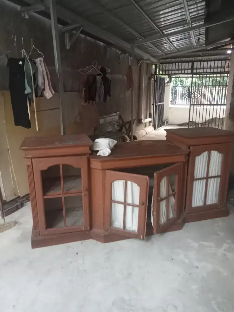 Jual lemari bekas, kondisi 80 persen