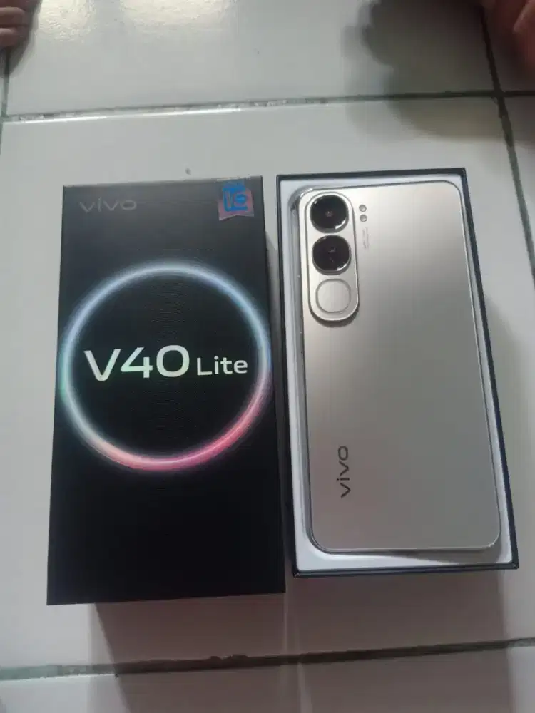 baru banget dibuka hape vivo v40 lite 8/128