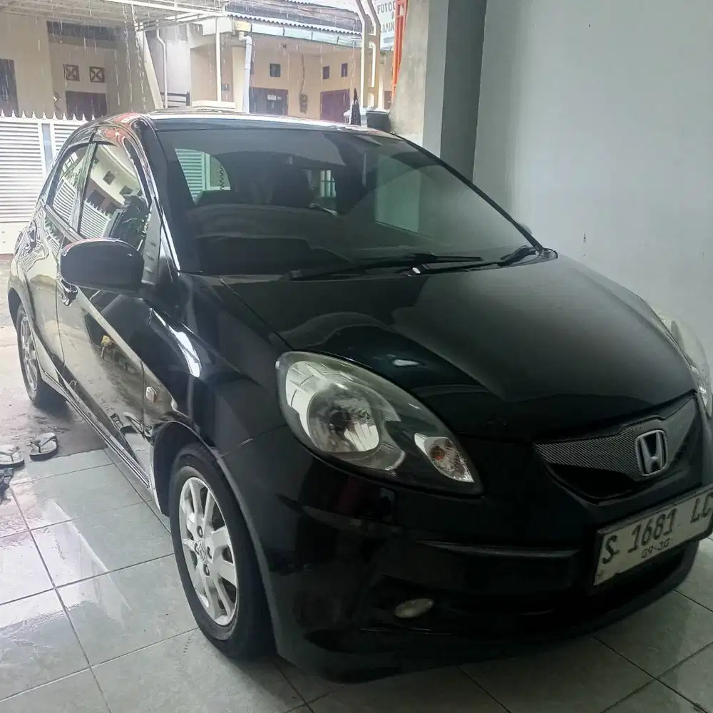 Dijual Honda brio Satya 2015 harga 110 nego