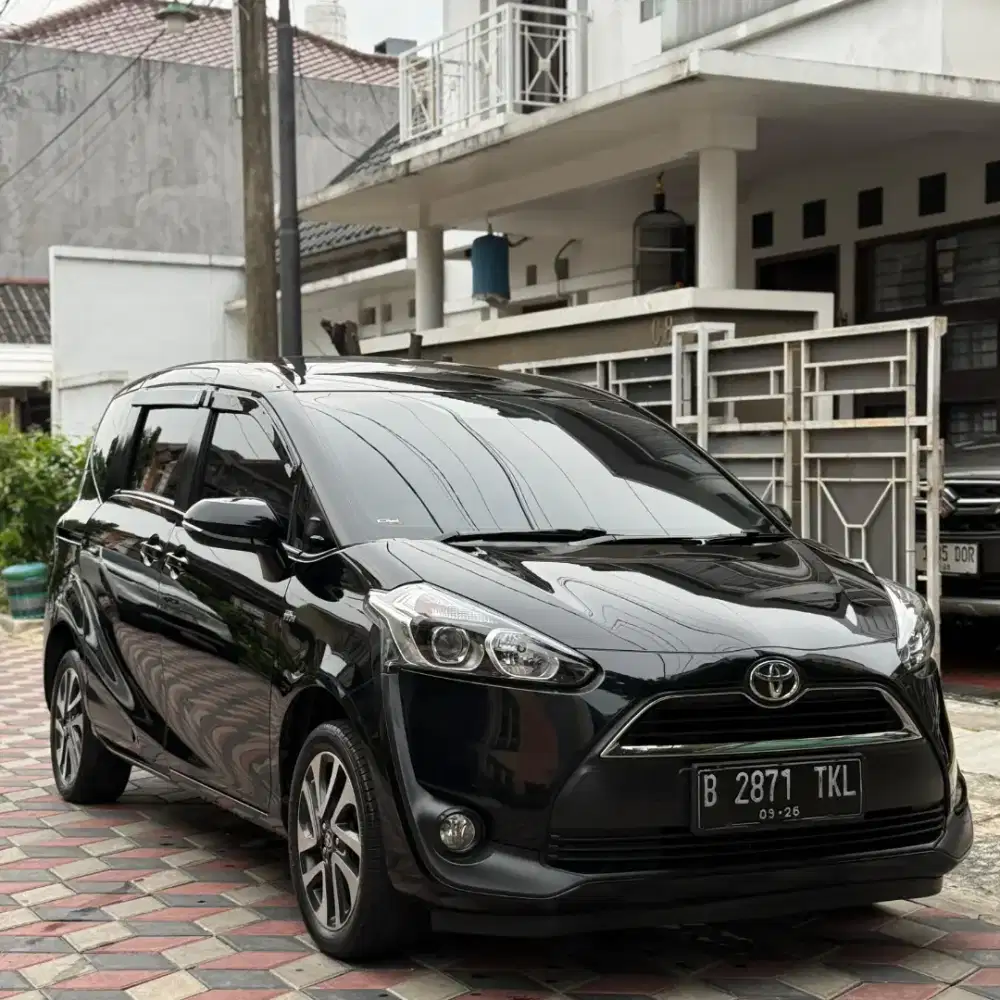 TOYOTA SIENTA V MATIC 2016 LOW KM