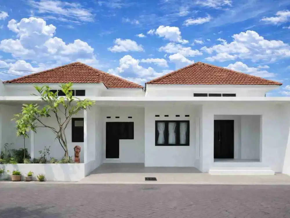 Di jual rumah murah bangunan premium lega 270 m2 Garasi 3 mobil.