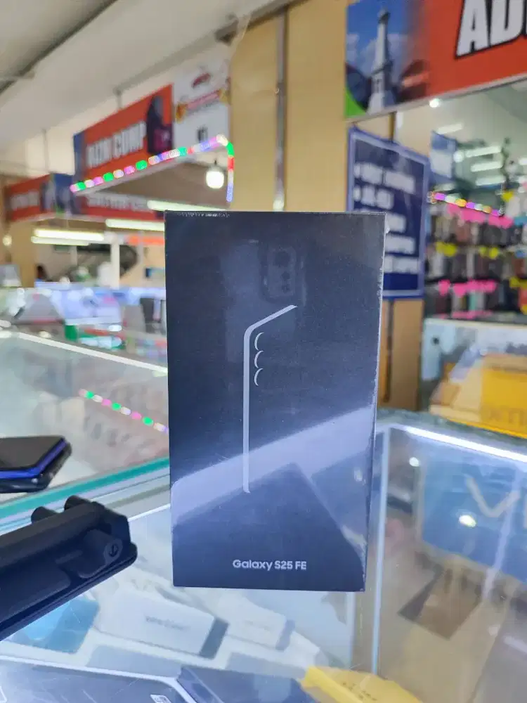 Samsung S25 FE 5g 8/256 + adapter