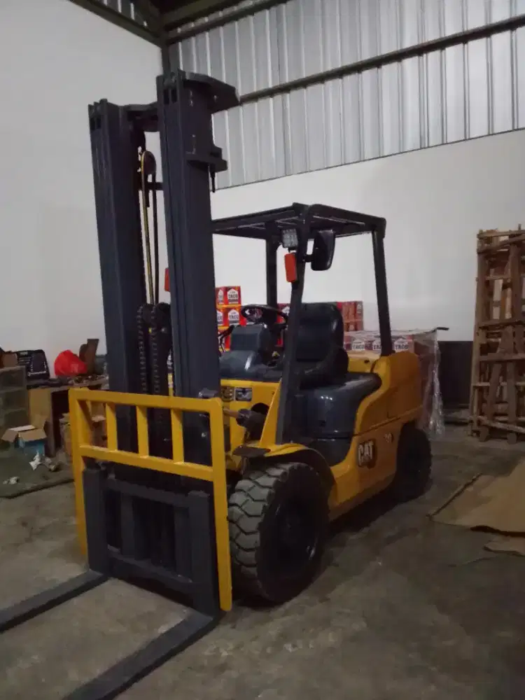Forklift CAT 3ton treelift 6mtr