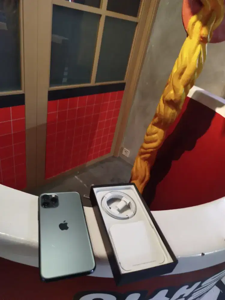 iPhone 11 pro 256gb perhatian full