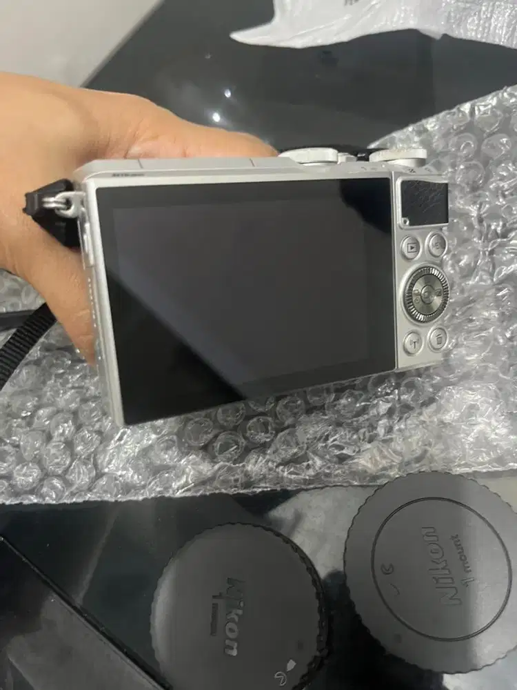 DIJUAL KAMERA NIKON J5 MIRRORLESS MURAH BERKUALITAS SEPERTI BARU