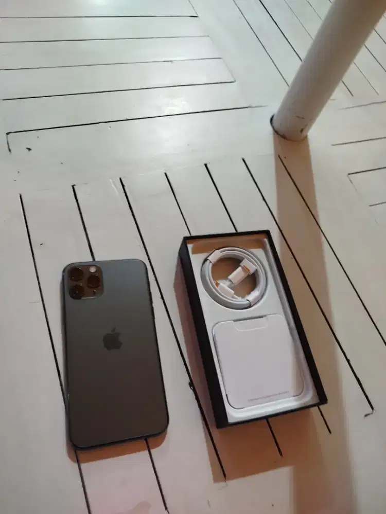 iPhone 11 pro 256gb ada warna kalem