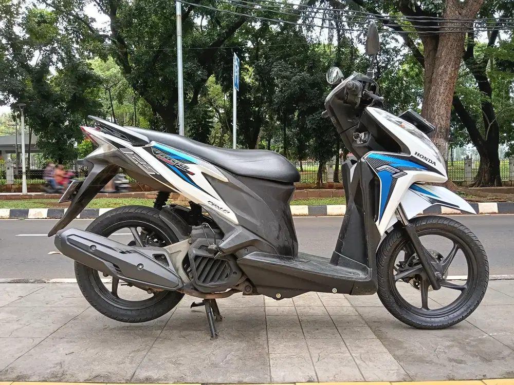 DIJUAL CASH HONDA VARIO 125 KZR THN 2013 PJK IDUP SIAP PAKAI