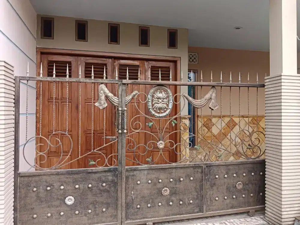 Rumah Perum Jaya Abadi Jombang dekat alun-alun