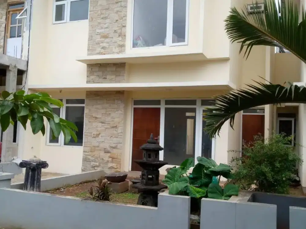 DIjual Rumah Siap Huni 2 lantai di Green Forest Sawangan
