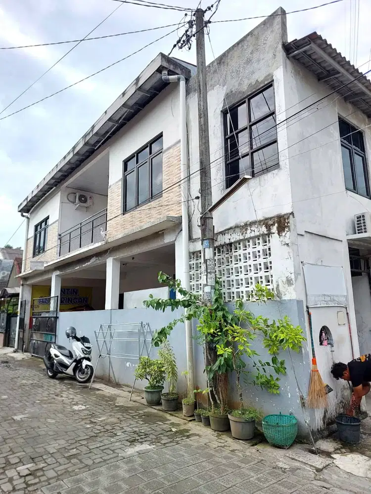 Rumah Hook Strategis Hanya 50 meter dari Jalan Kabupaten