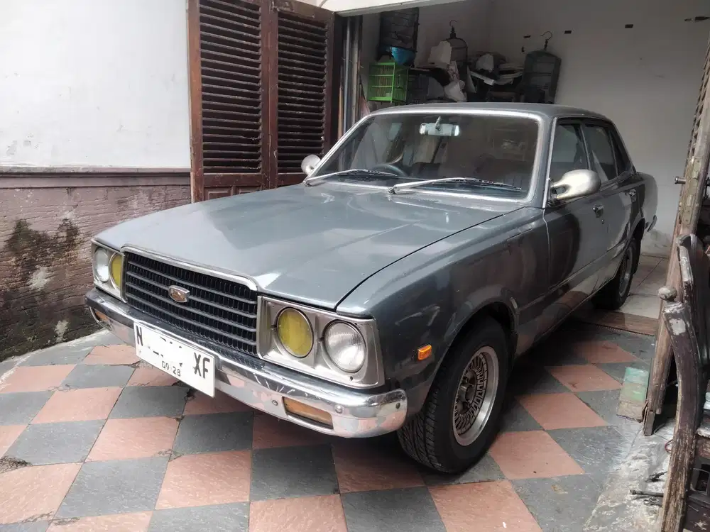 Toyota Corona 2000 RT104 Royal Classic