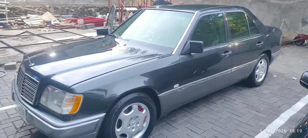 Mercedes-Benz E320 1994 Bensin
