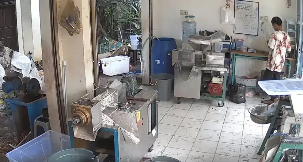 BUTUH PEGAWAI SORTIR DAN BONGKAR MUAT DI KIOS KELAPA