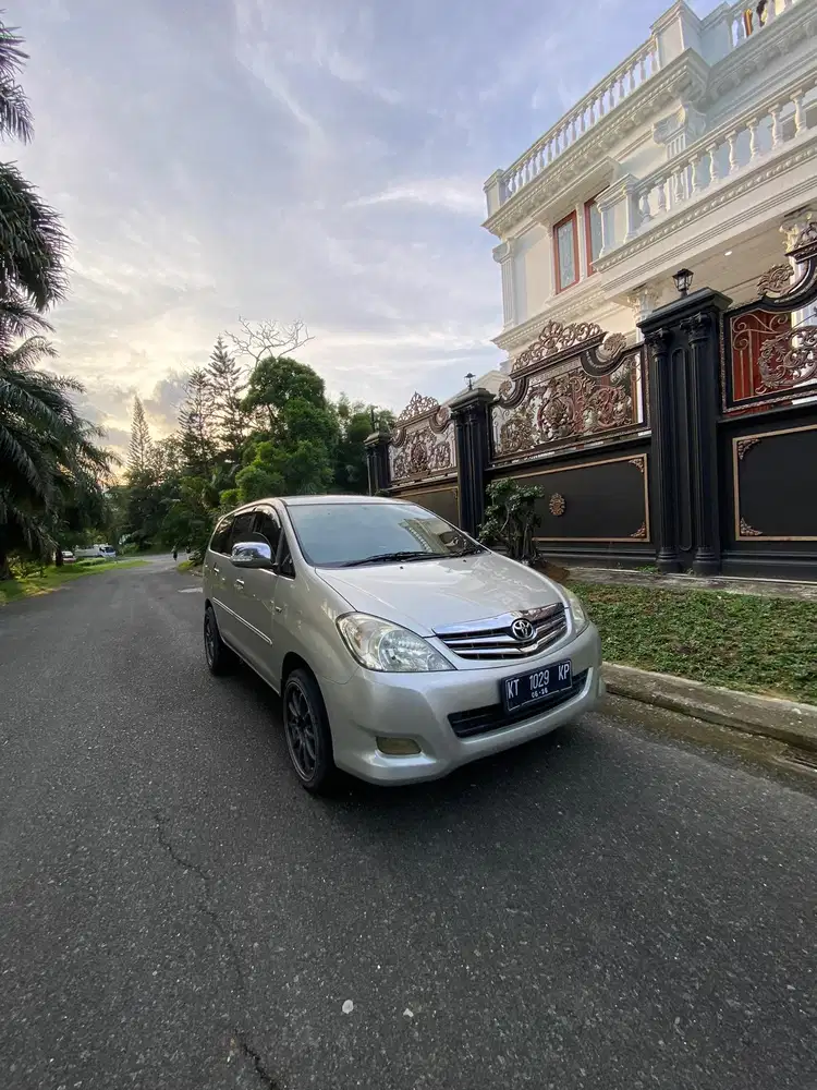 Innova V matic 2.0 2011