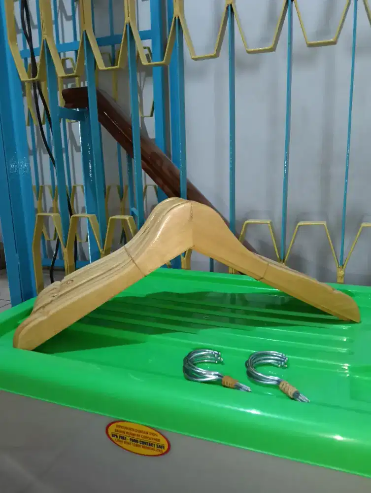 Hanger kayu wood / Gantungan baju kayu berkualitas ukuran Dewasa