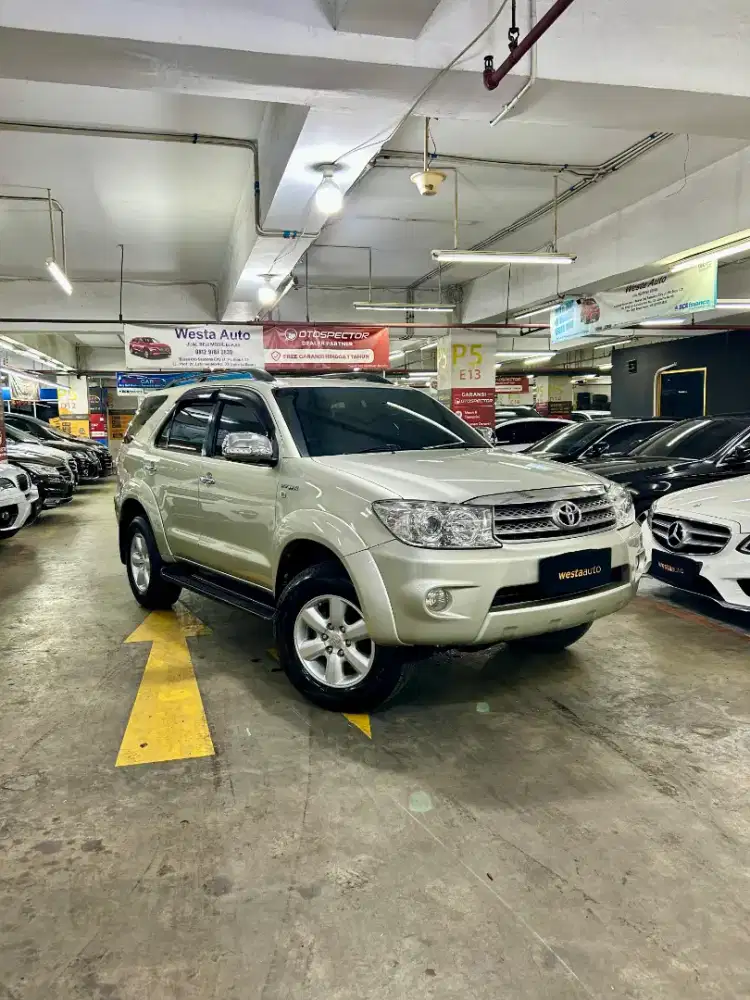 CASH Toyota Fortuner 2.7 G Lux Bensin AT 2011 nik 2010 Terawat