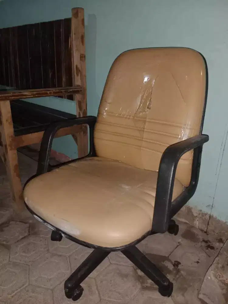 Kursi Kantor Savello Royal L