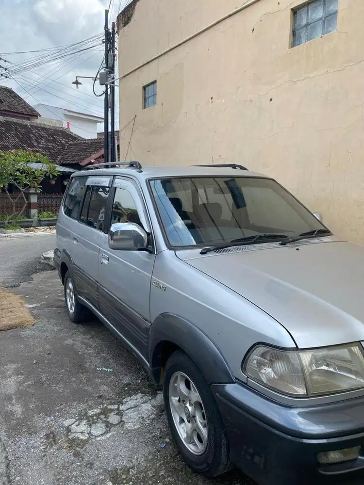 Kijang krista bensin manual tranmisi tahun 2000