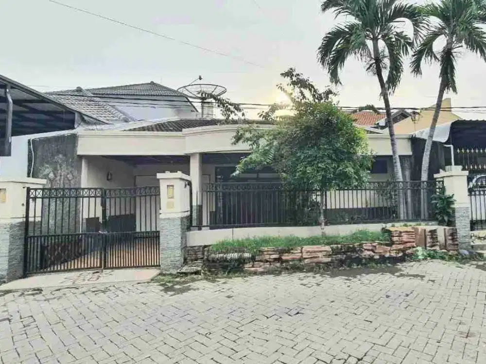 Dijual rumah second lokasi Lebak Surabaya timur