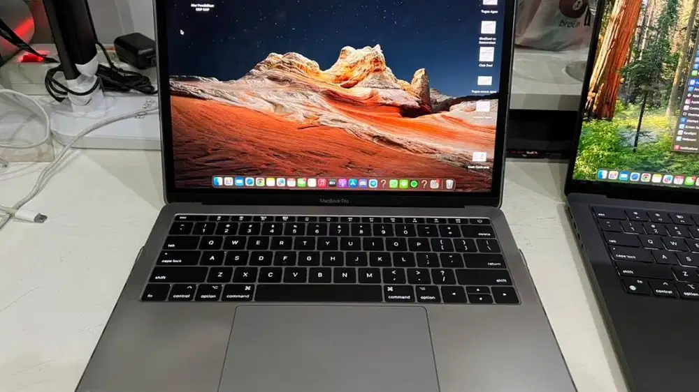 MacbookPro 2017 (Non- Touchbar) 256gb