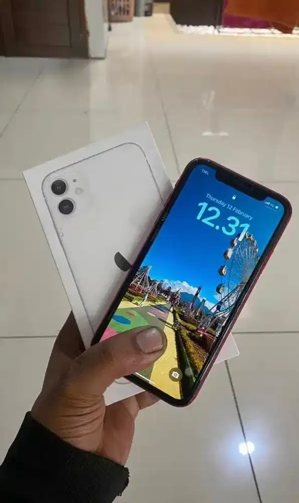 IPhone 11 - 128 GB Fullset ( Mulus Terawat )