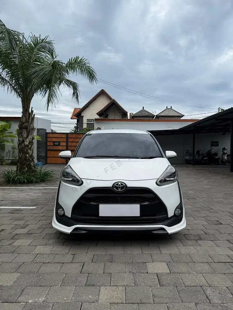 Toyota Sienta Q 2017 Putih Antik