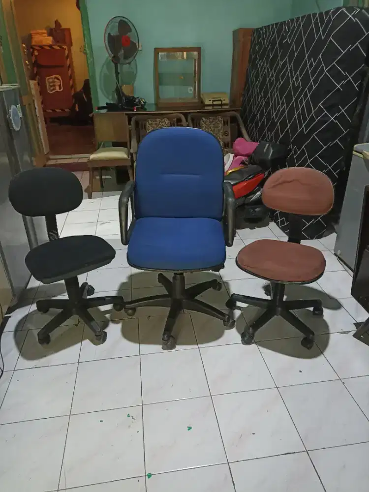 borongan 3 kursi kantor bekas