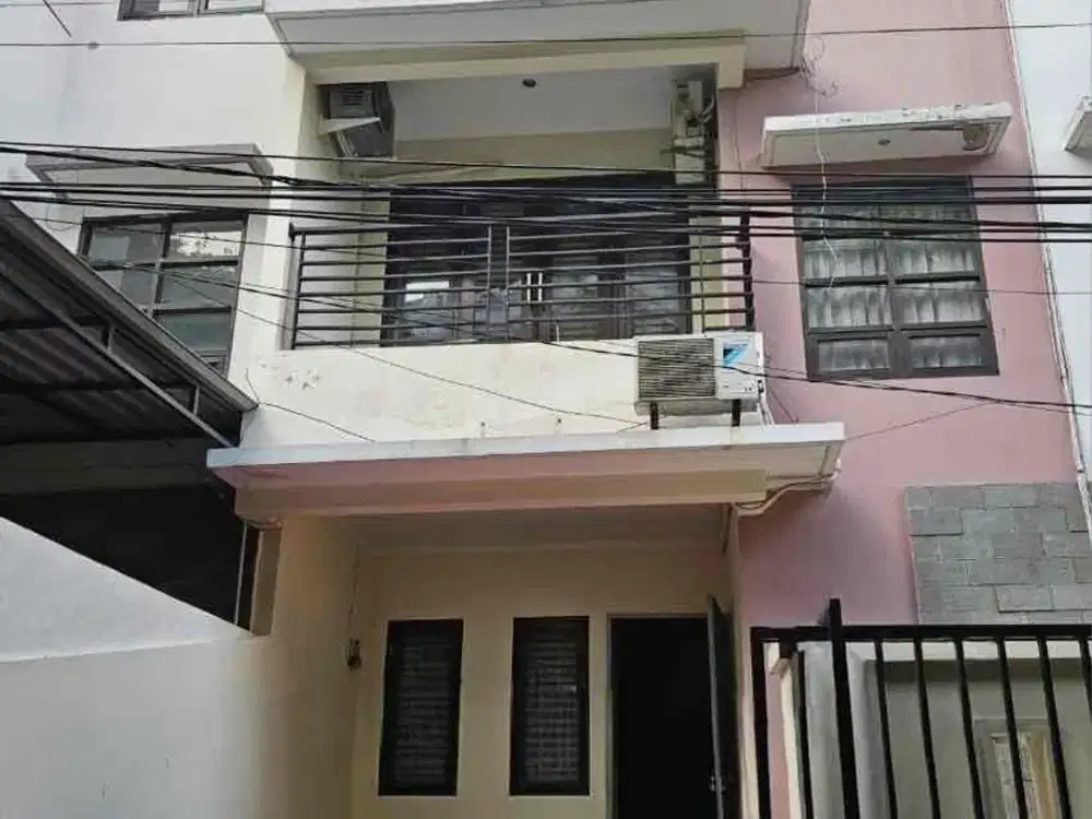Rumah 3 lantai di BCS, Kelapa Gading Jakarta Utara