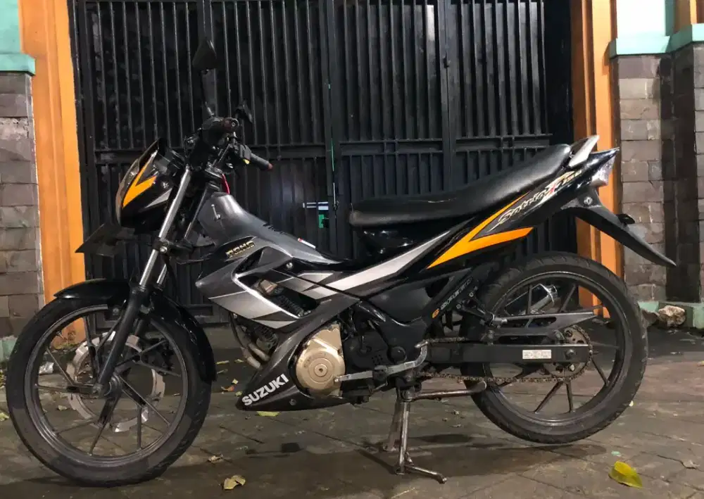 Satria fu150 ckd 2006 hitam abu