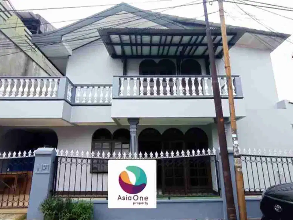 Disewakan Rumah Hoek 2 lantai Renov di Pulo Asem