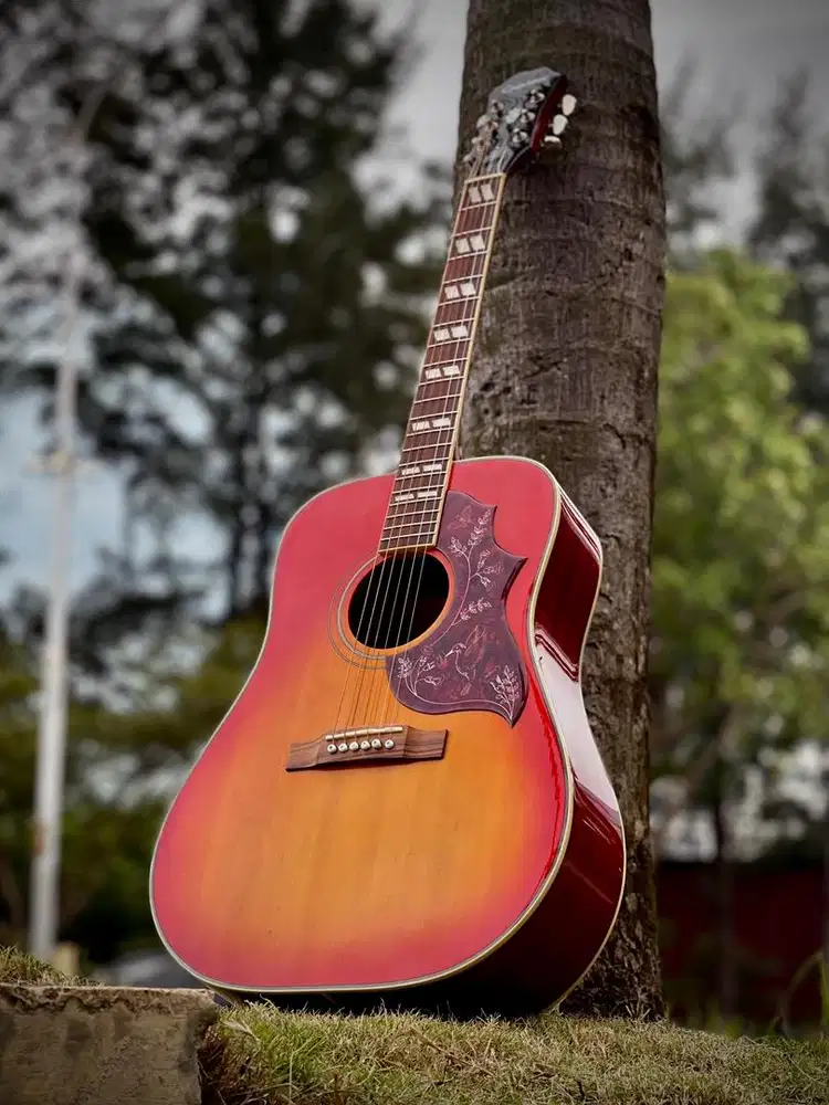 Epiphone Hummingbird Studio Acoustic Electric in Faded Cherry Burst