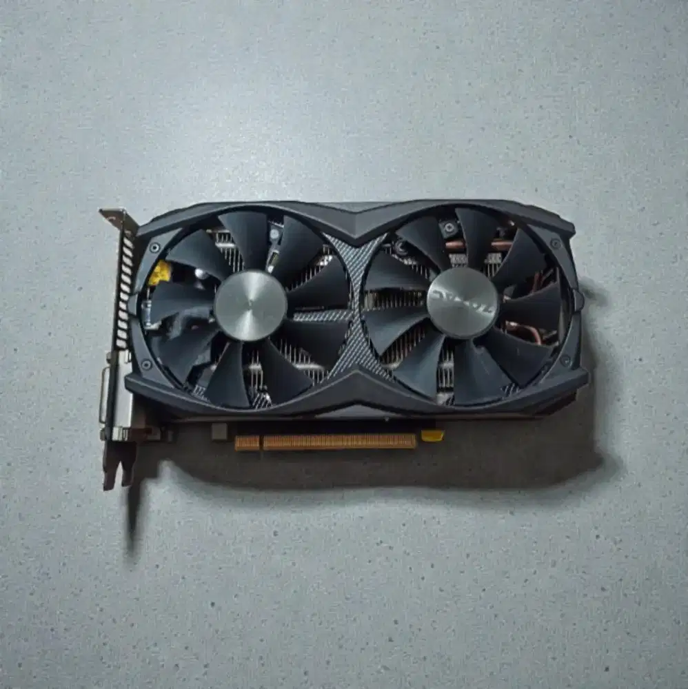 VGA Zotac GTX 950 AMP 2GB GDDR5
