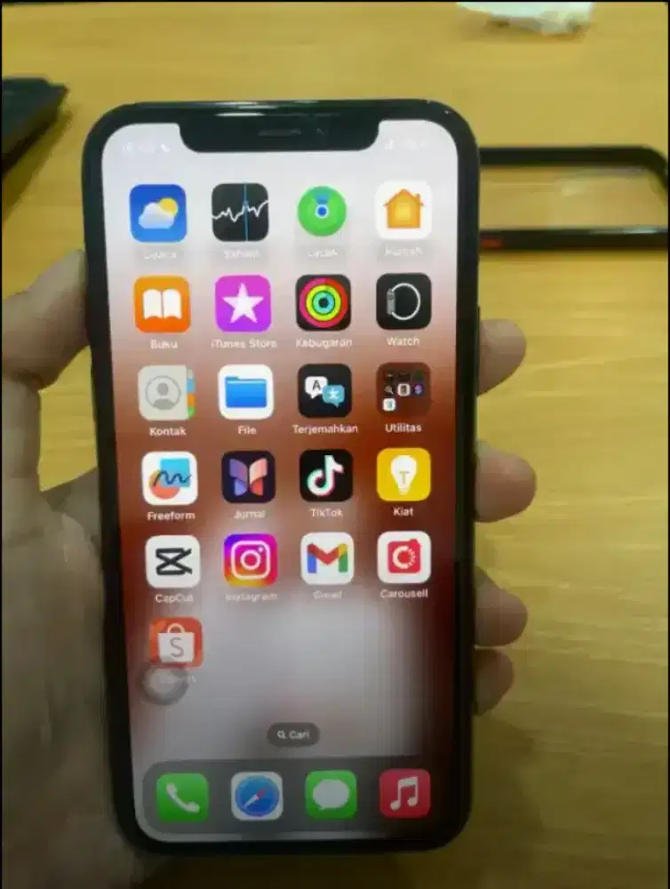 Iphone 11 pro ibox
